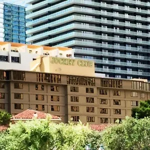 Apartahotel Getaways At The Jockey Club